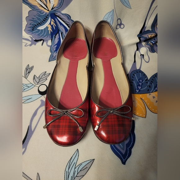 kate spade Shoes - 2/$30 shoes Kate Spade Ballet Flats Used Well loved..Size 7 made in Italy